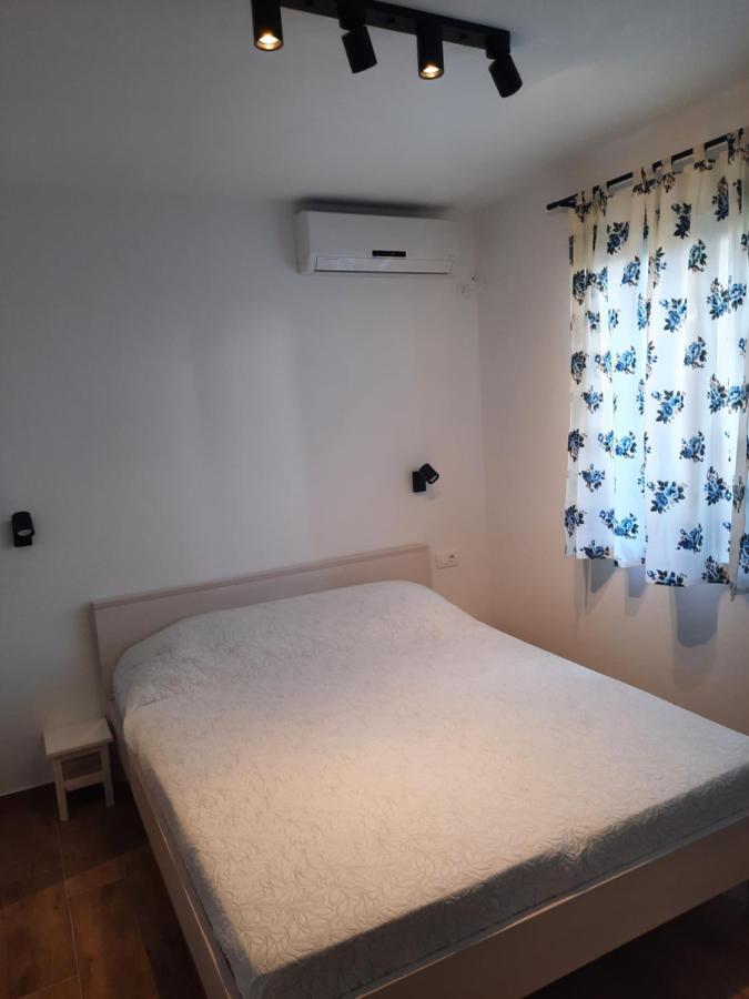 Appartamento Manda Ljubetic Sutivan Esterno foto