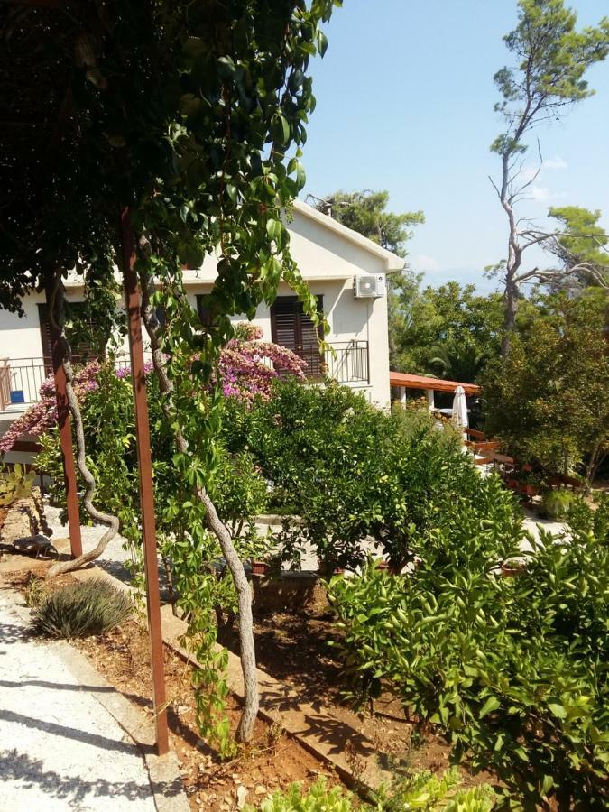 Appartamento Manda Ljubetic Sutivan Esterno foto