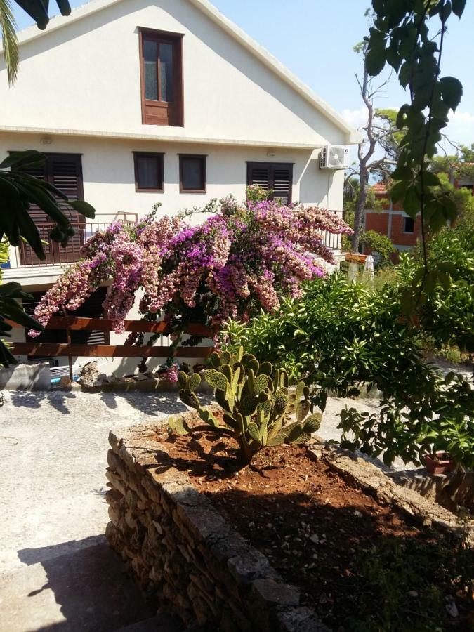 Appartamento Manda Ljubetic Sutivan Esterno foto