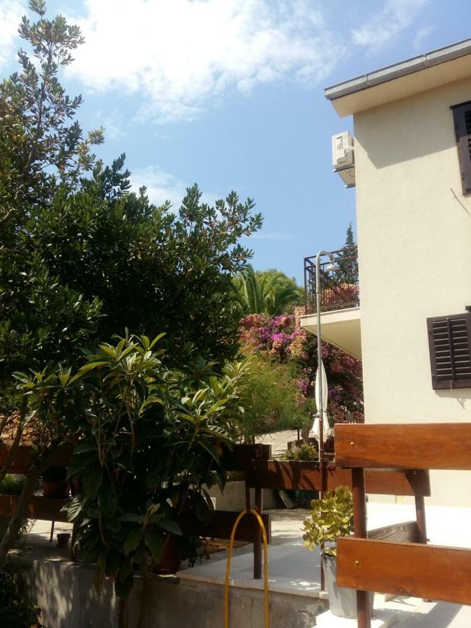 Appartamento Manda Ljubetic Sutivan Esterno foto